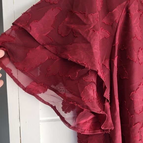 Bloomchic Burnout Ruffle Sleeve Top Size 1X - Picture 3 of 9